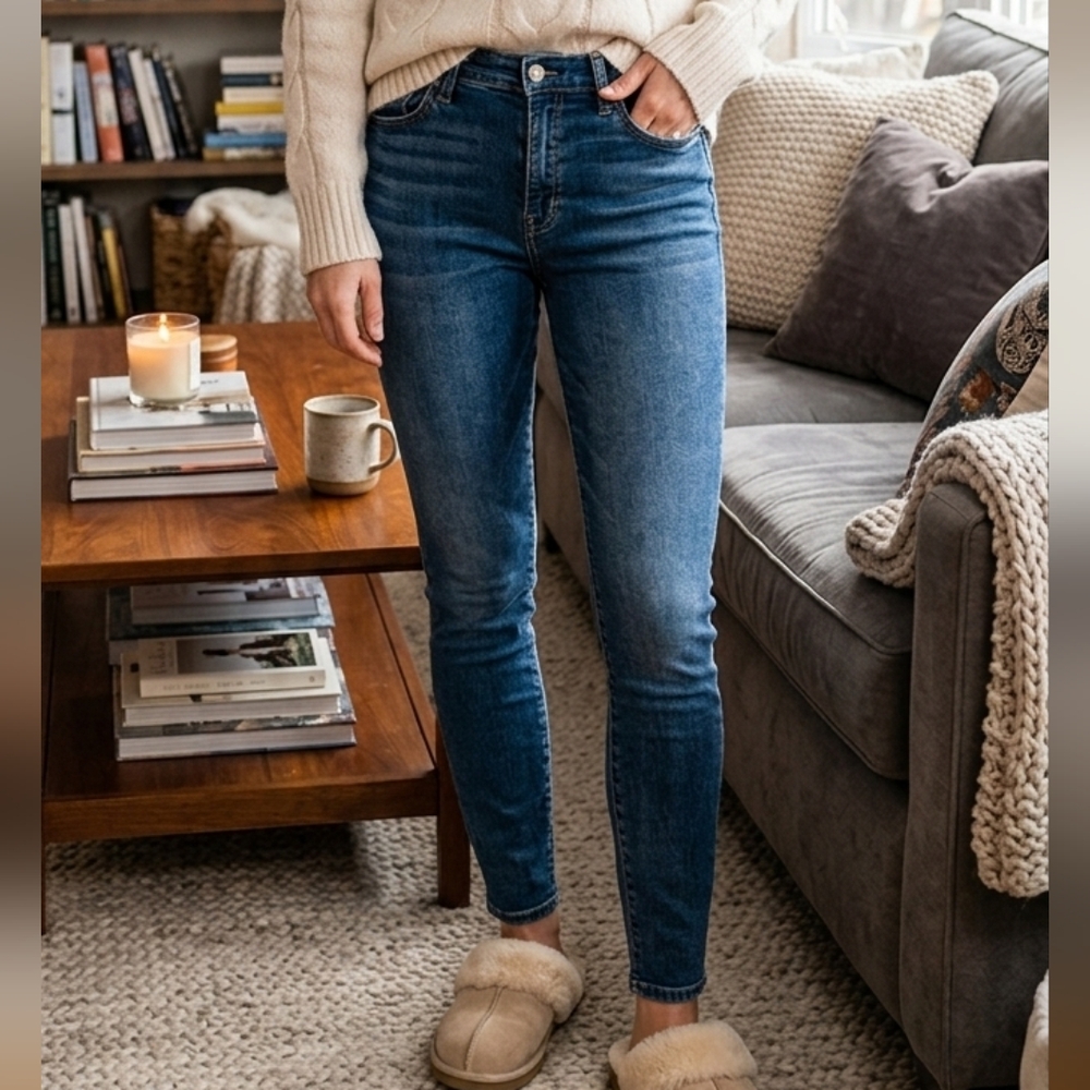 7 For All Mankind The Skinny Jeans in Blair Wash - Size 31 - Dark Blue